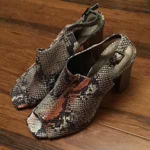 Bandolino Open Toed Shoes